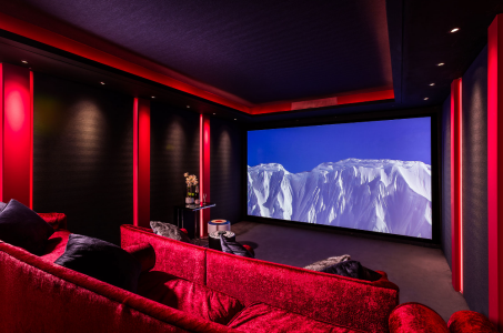 <strong>What Can A High-Quality Projector Electric Screen Do For You?</strong>
