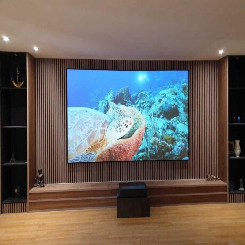 <strong>Immersive Excellence: UST Projector Screens for Next-Level Viewing</strong>